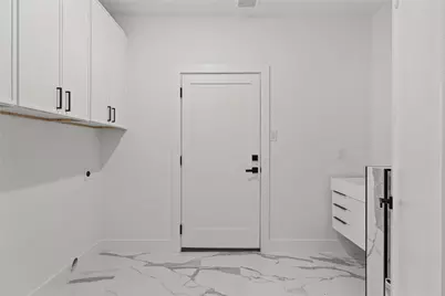 923 Walkway Street, Dallas, TX 75212 - Photo 5