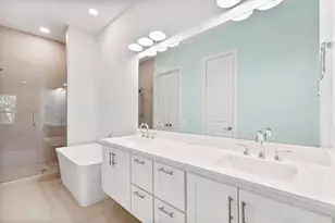 15875 Spectrum Dr, Addison, TX 75001 - Photo 17