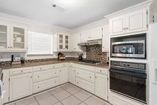 3536 Suffolk Dr, Fort Worth, TX 76109 - Photo 9