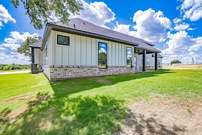 554 Helena Drive, Granbury, TX 76048 - Photo 9