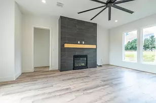 554 Helena Dr, Granbury, TX 76048 - Photo 17