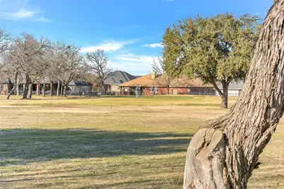 801 Holiday Hills Drive, Mineral Wells, TX 76067 - Photo 31
