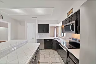 1611 Celeste Ct, Arlington, TX 76012 - Photo 7