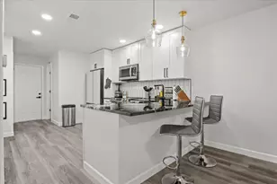 1916 Shorewood Dr, Grapevine, TX 76051 - Photo 9