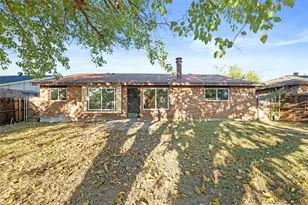 2742 E Pepperidge Dr, Lancaster, TX 75134 - Photo 29