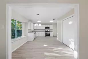 2742 E Pepperidge Dr, Lancaster, TX 75134 - Photo 11