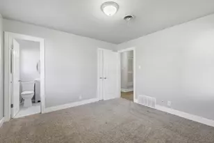 1204 Crestview Dr, Hurst, TX 76053 - Photo 23