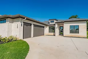 925 Bandon Dunes Dr, Fort Worth, TX 76028 - Photo 3