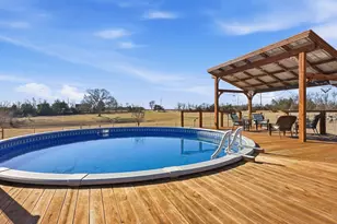 643 Co Rd 2992, Windom, TX 75492 - Photo 11