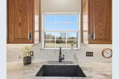 643 Cr 2992, Windom, TX 75492 - Photo 15