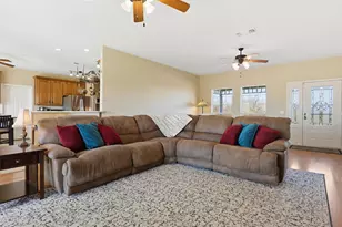 643 Co Rd 2992, Windom, TX 75492 - Photo 31