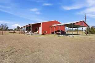 643 Co Rd 2992, Windom, TX 75492 - Photo 9