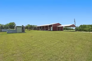 643 Co Rd 2992, Windom, TX 75492 - Photo 9