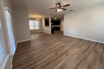 725 Hartsfield, Aubrey, TX 76227 - Photo 7