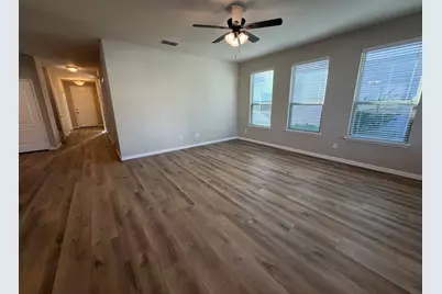 725 Hartsfield, Aubrey, TX 76227 - Photo 5