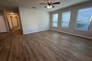 725 Hartsfield, Aubrey, TX 76227 - Photo 5