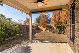 2410 Honey Dr, Arlington, TX 76001 - Photo 5