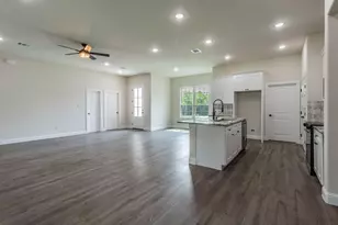 458 Jim Walter Dr, Runaway Bay, TX 76426 - Photo 5