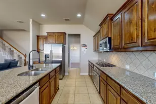 1524 Enchanted Sky Dr, Fort Worth, TX 76052 - Photo 9