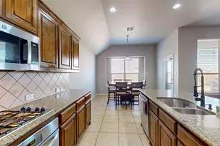 1524 Enchanted Sky Dr, Fort Worth, TX 76052 - Photo 7