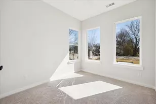 1633 E Tucker St, Fort Worth, TX 76104 - Photo 13