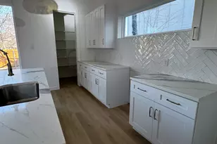 1633 E Tucker St, Fort Worth, TX 76104 - Photo 9