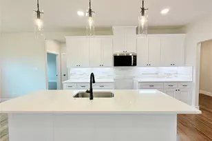 1013 Sabrina Ct, Weatherford, TX 76085 - Photo 3