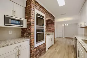 8026 Westover Dr, Dallas, TX 75231 - Photo 11