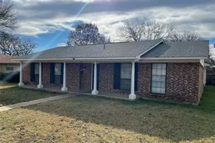 422 Bella St, Duncanville, TX 75137 - Photo 3