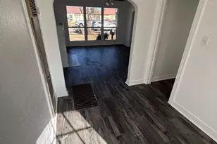 1321 Oak St, Grand Prairie, TX 75050 - Photo 3