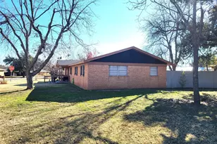 801 Westridge Cir, Breckenridge, TX 76424 - Photo 3