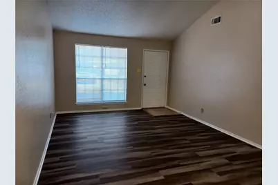 502 Dipert Court, Arlington, TX 76012 - Photo 3