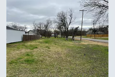 301 E 14th Avenue, Corsicana, TX 75110 - Photo 3