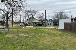 301 E 14th Ave, Corsicana, TX 75110 - Photo 1