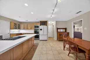 6218 Skylark Cir, North Richland Hills, TX 76180 - Photo 7