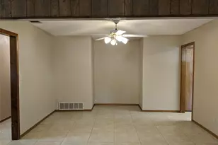 204 Bremen Dr, Hurst, TX 76054 - Photo 5