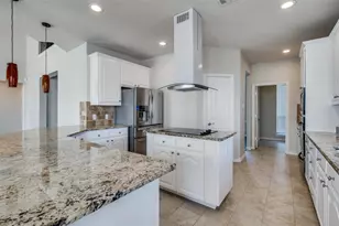 6433 Fianna Hills Dr, Fort Worth, TX 76132 - Photo 5