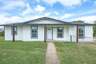 526 Jack Grace Hill Rd, Bowie, TX 76230 - Photo 1