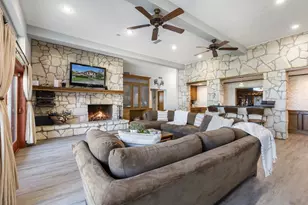 1035 Holiday Circle, Seven Points, TX 75143 - Photo 9