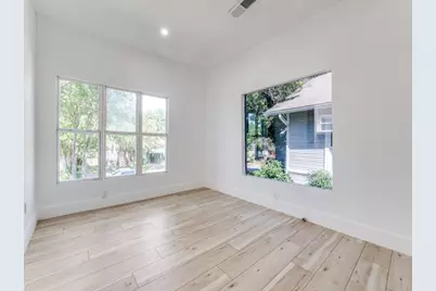 809 Cristler Avenue, Dallas, TX 75223 - Photo 11