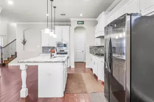 3813 S Brookridge Ct, Bedford, TX 76021 - Photo 5