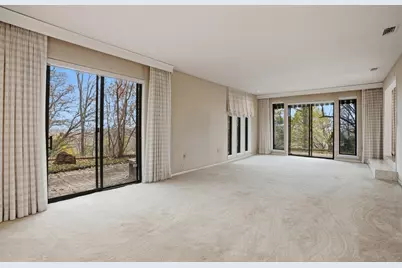 1004 Crowley Road, Arlington, TX 76012 - Photo 19