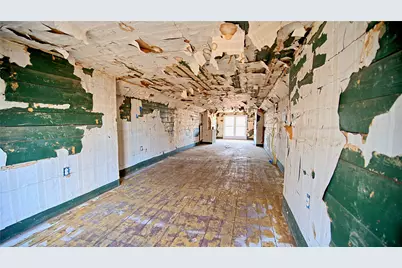 309 E Howell Street, Saint Jo, TX 76265 - Photo 11