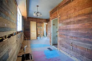 309 E Howell St, Saint Jo, TX 76265 - Photo 9