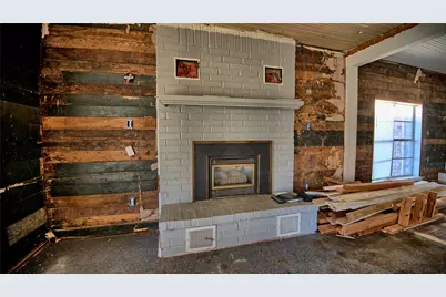 309 E Howell Street, Saint Jo, TX 76265 - Photo 5