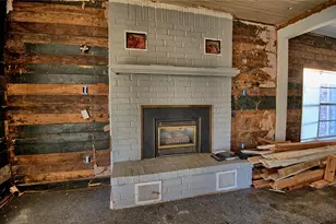 309 E Howell St, Saint Jo, TX 76265 - Photo 5