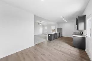 10137 Throttle Ln, Fort Worth, TX 76131 - Photo 3