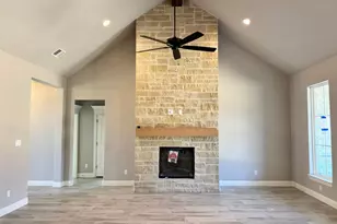 1065 Arbor Vista Dr, Azle, TX 76020 - Photo 3