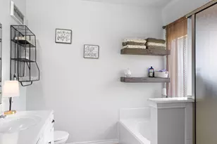 1360 Castlegar Ln, Fort Worth, TX 76247 - Photo 17