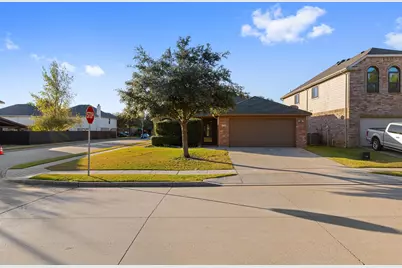 1360 Castlegar Lane, Fort Worth, TX 76247 - Photo 3